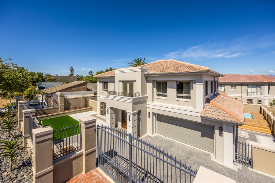 4 Bedroom Property for Sale in Vierlanden Western Cape